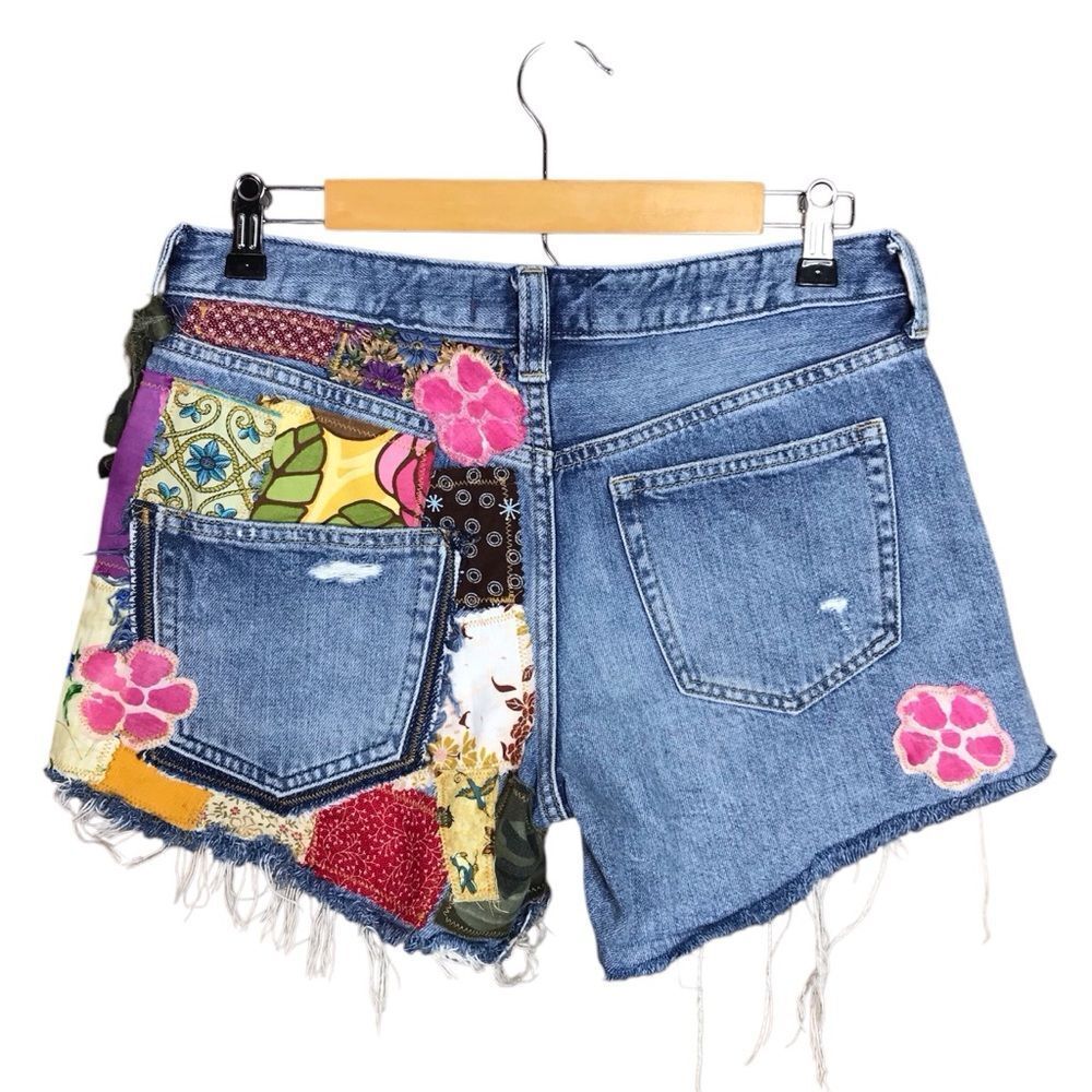 OOAK We The Free Upcycled Denim Cutoff Foral & Patch Shorts Button Front Sz 26